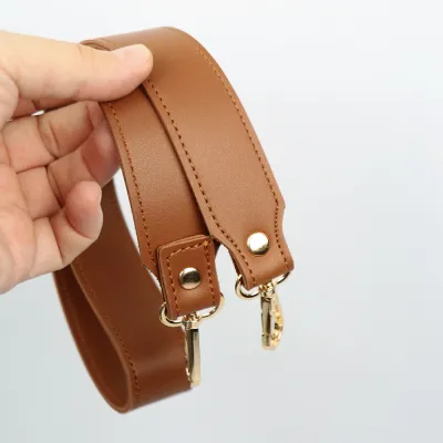 Ручка для сумки из эко-кожи с карабинами, светло-коричневая, 112*15см | Сумочная фурнитура
