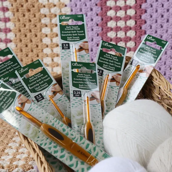 Крючок алюминиевый с мягкой ручкой 2.75мм, CLOVER – купить | Candy Yarn