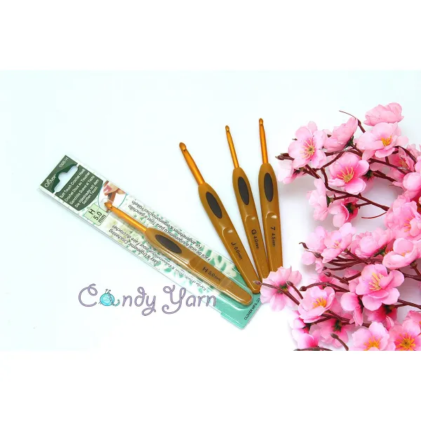 Крючок алюминиевый с мягкой ручкой 3.75мм, CLOVER – купить | Candy Yarn