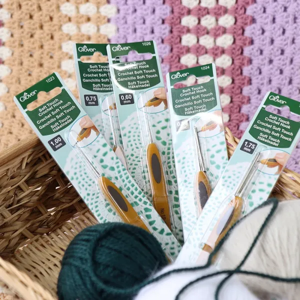 Крючок металлический с мягкой ручкой №6 1.00мм, CLOVER Soft Touch – купить | Candy Yarn