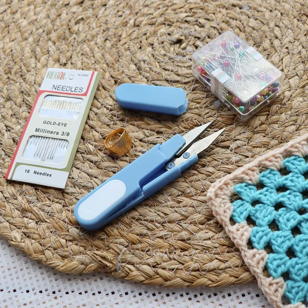 Кусачки в футляре, 12см, голубые – купить | Candy Yarn