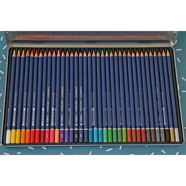 Олівці кольорові Chroma MARCO 36 кольорів метал. пеналі, 8010-36TN – купити | Candy Yarn