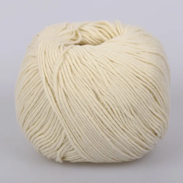 Premium Yarn Amigurumi Toys 50гр, Молоко №1002 – купити | Candy Yarn